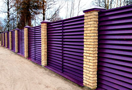 Забор жалюзи фиолетовый