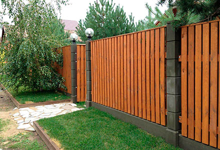 Деревянный забор для дачи из лиственницы