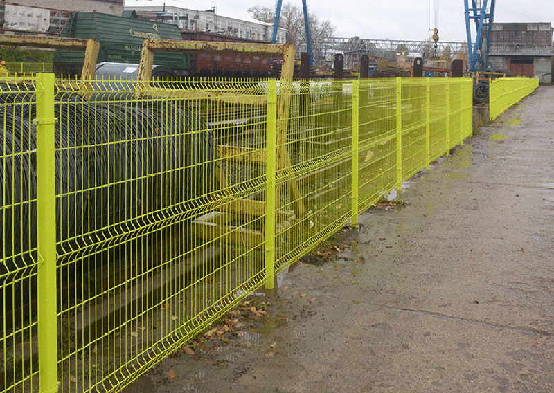 3D забор желтого цвета высотой 1,5 м