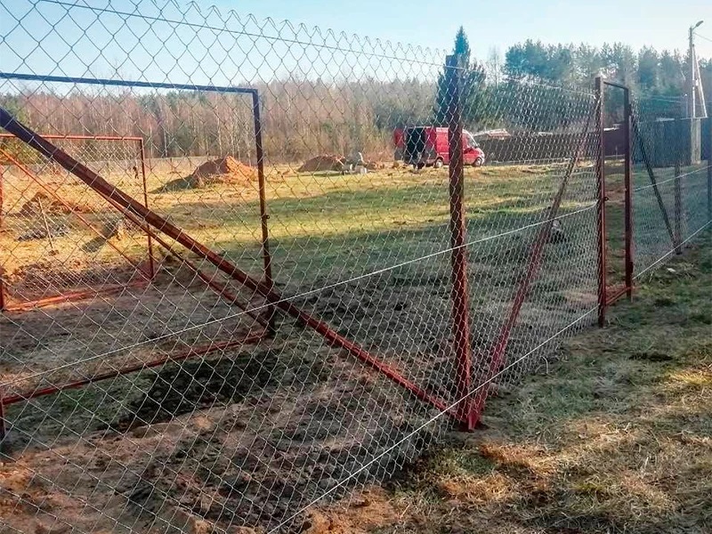 Забор из сетки рабицы высокий